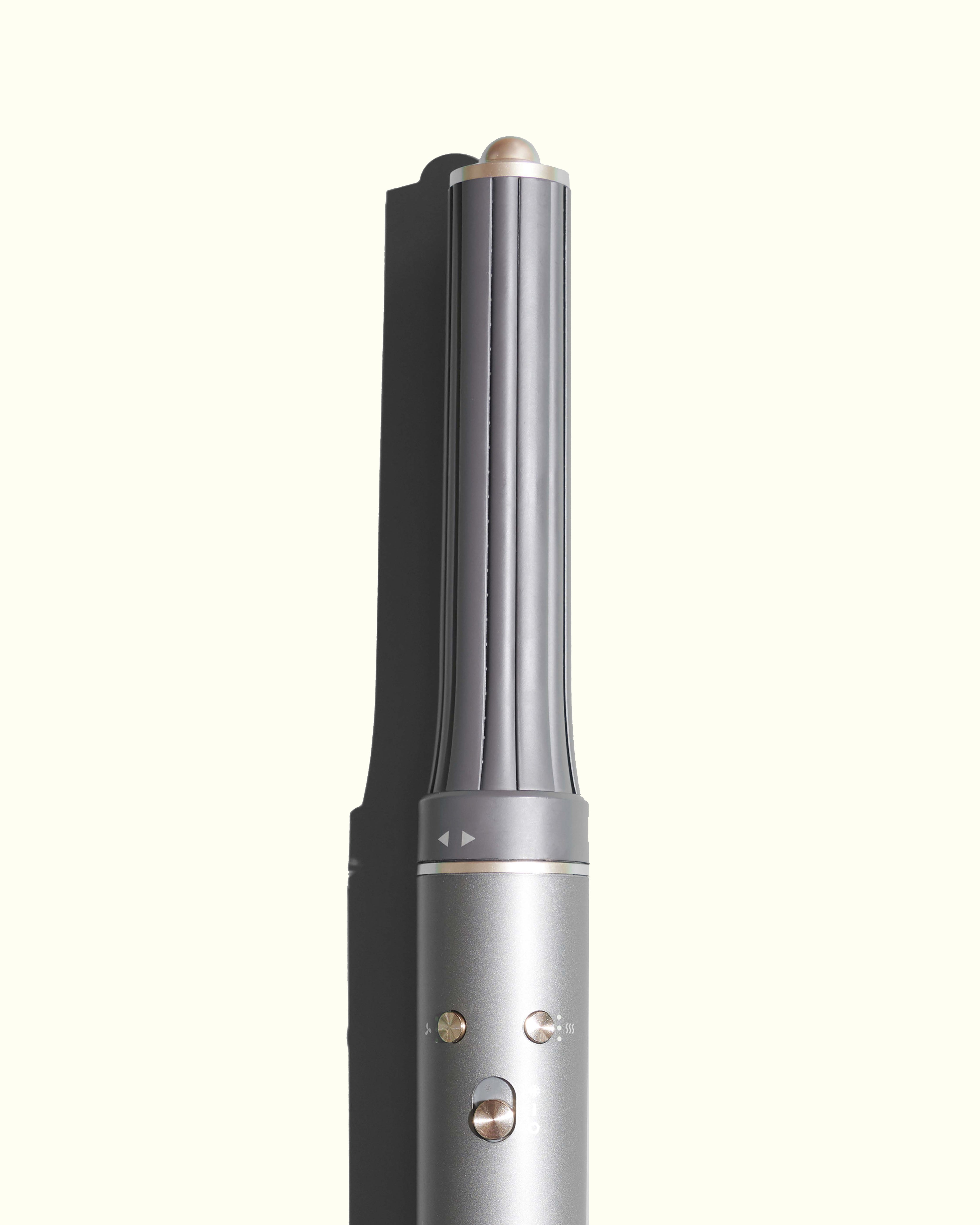 AeroFlow™ — Secador inteligente de alta velocidad y bajo ruido