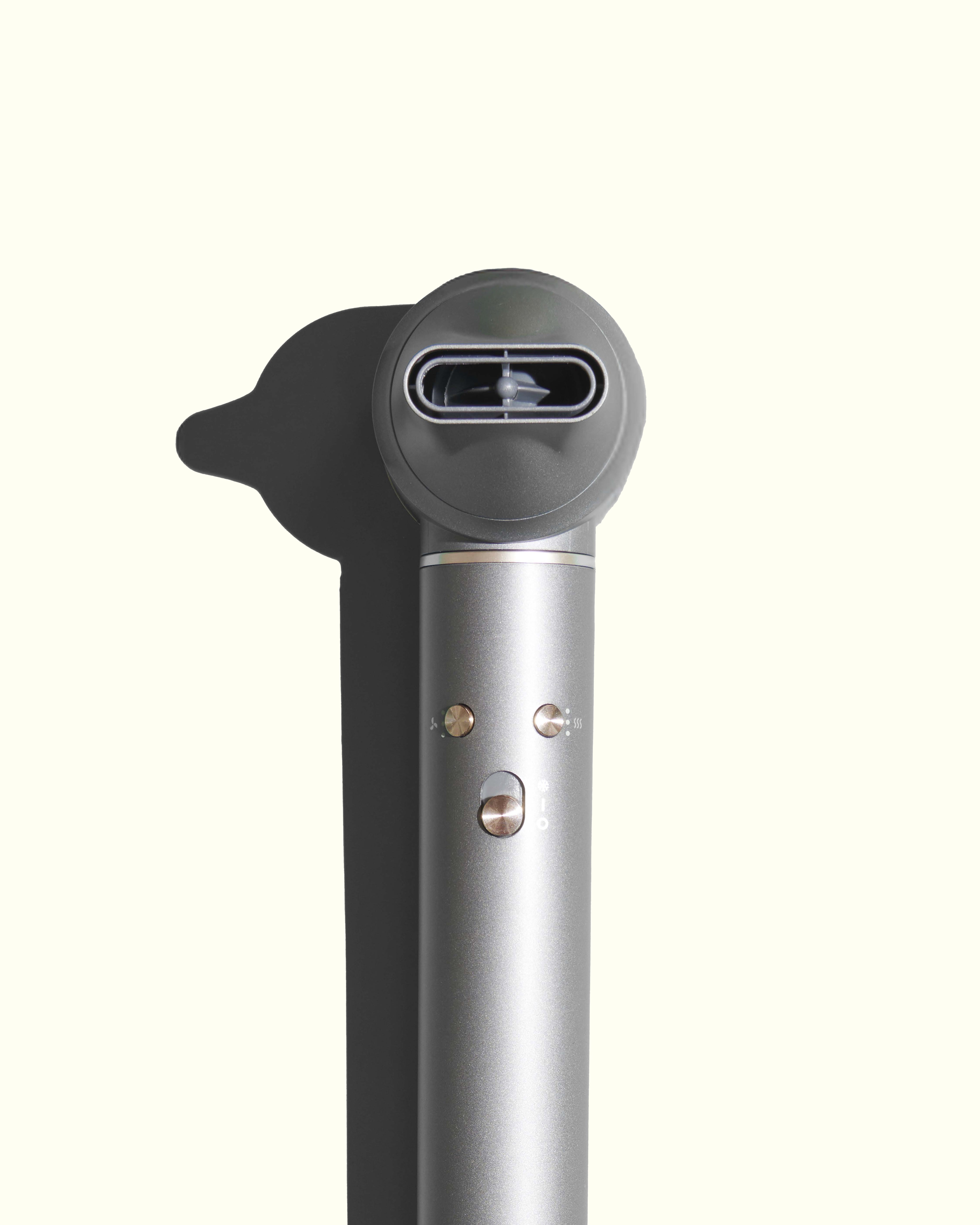 AeroFlow™ — Secador inteligente de alta velocidad y bajo ruido