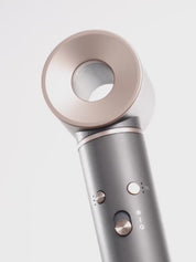 AeroFlow™ — Secador inteligente de alta velocidad y bajo ruido